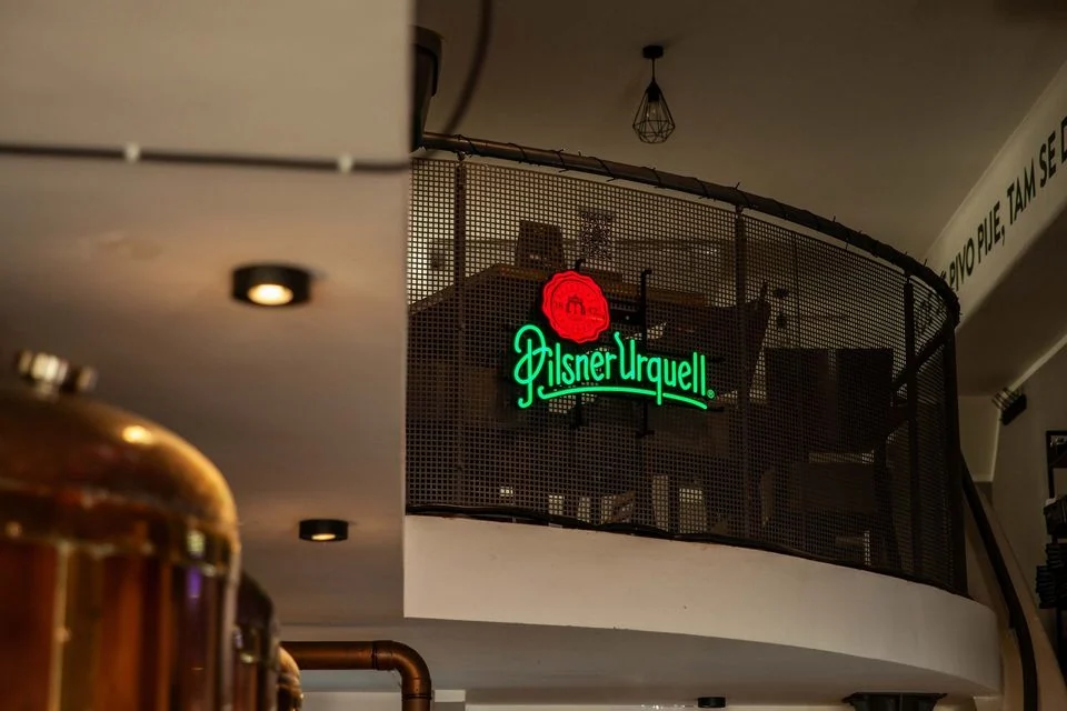 Antresola nad tankami Pilsner Urquell w Pyšnej Chalupie