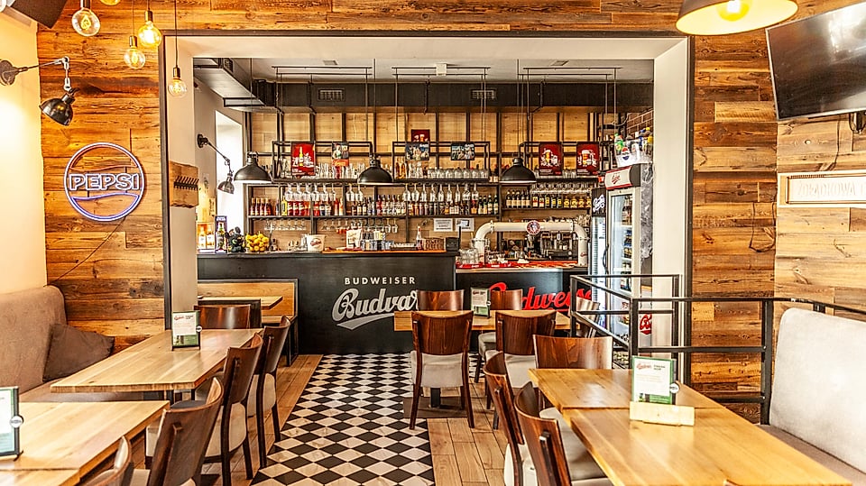 The bar with Czech beer at Dřevný Kocúr – Czech restaurant in Poznań city centre